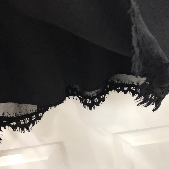 Max Studio lace v-neck tank. Size Small NWT - Picture 6 of 7